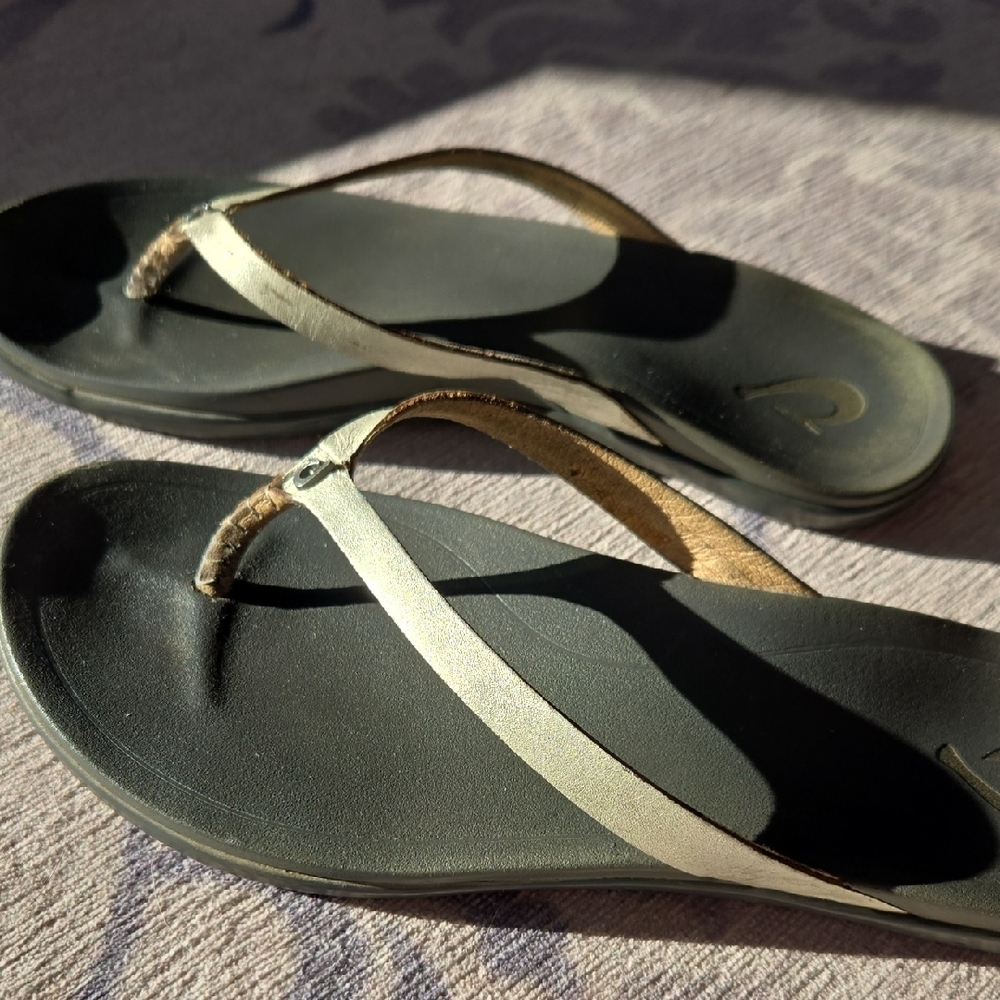 OluKai Black and Tan Women's Sandals - Picture 5 of 6